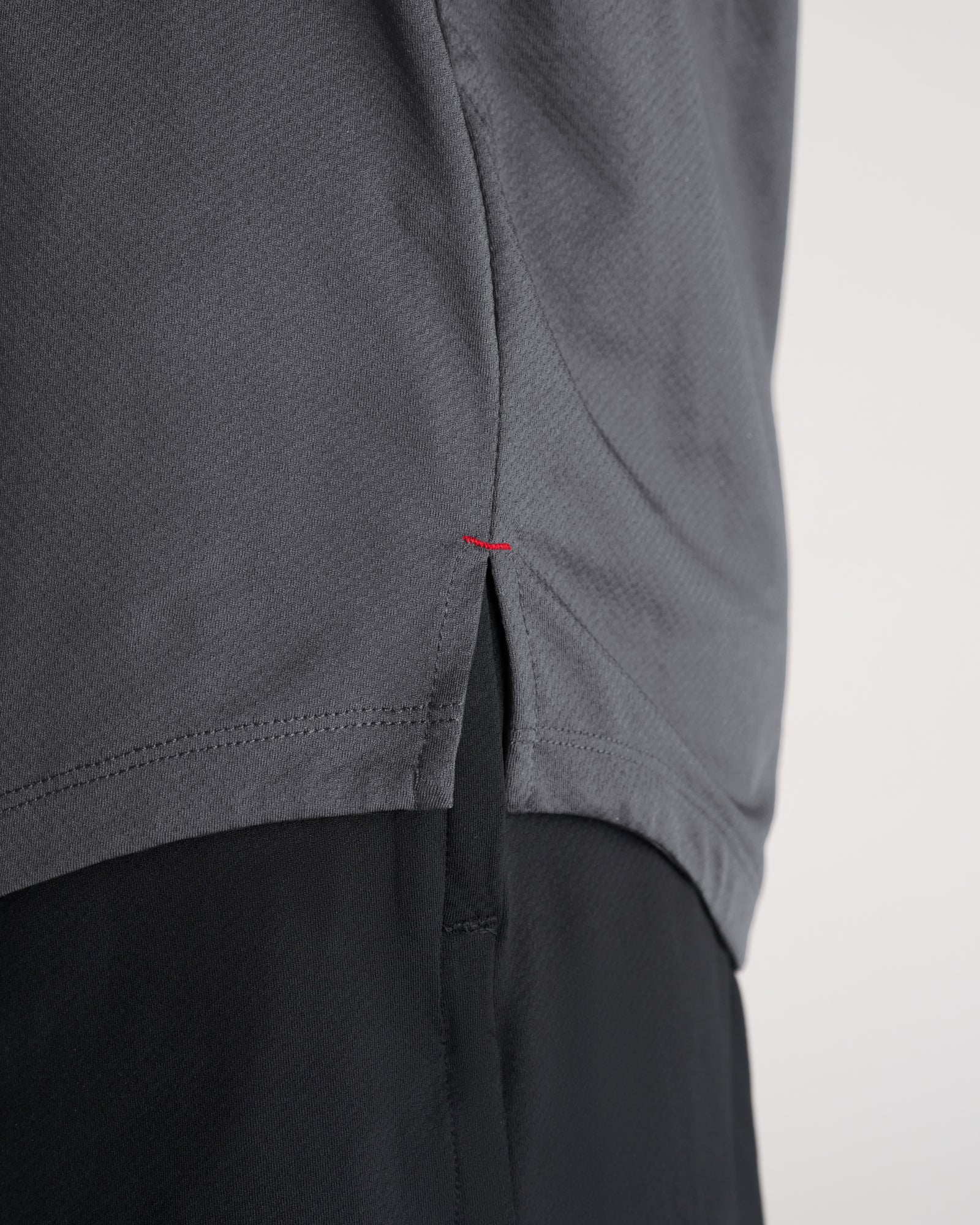 Pro-Tech Tee "Cross" - Space Grey