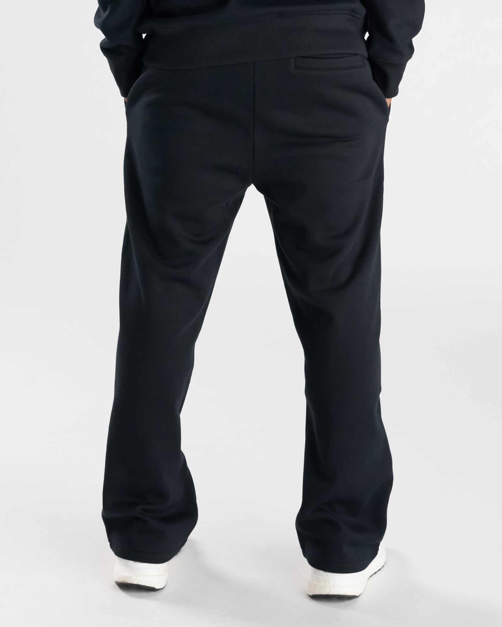Signature Fleece Straight Leg Sweats - Black