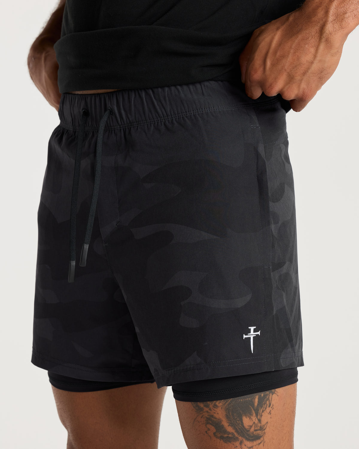 Coastal Liner 5" Short - Black Camo