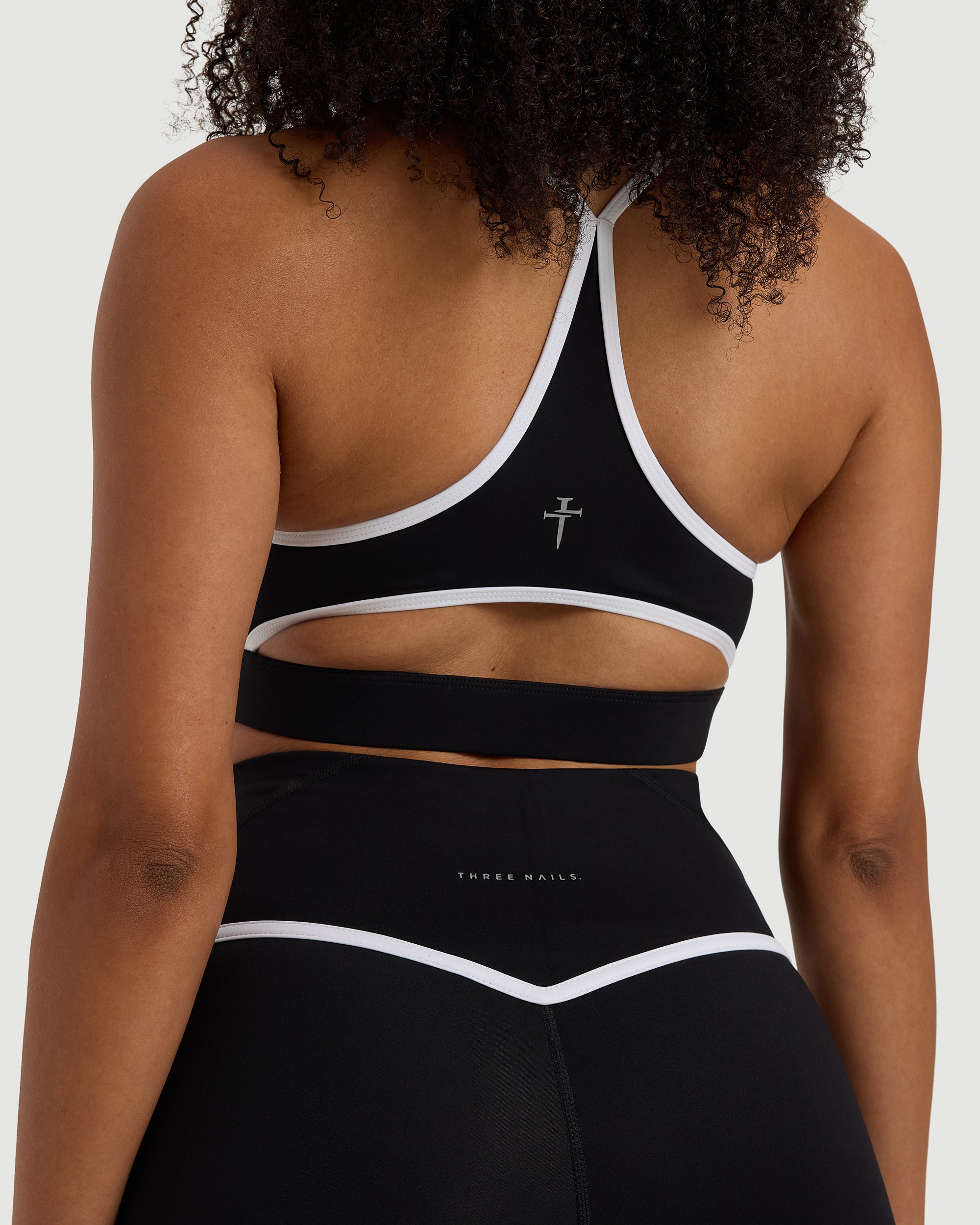 Endura-Train™ Contrast Sports Bra - Black