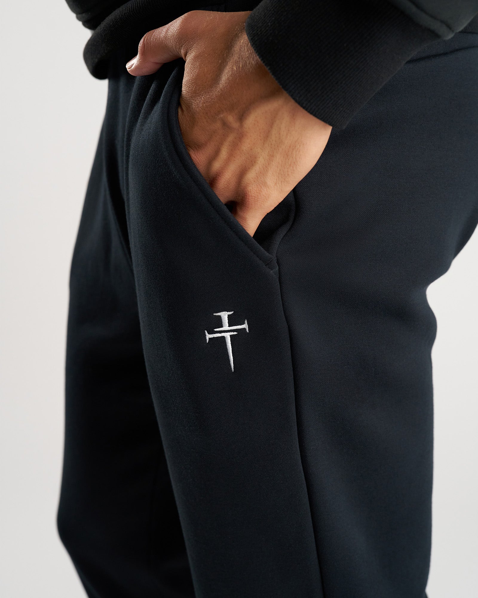 Signature Fleece Sweatpants - Black