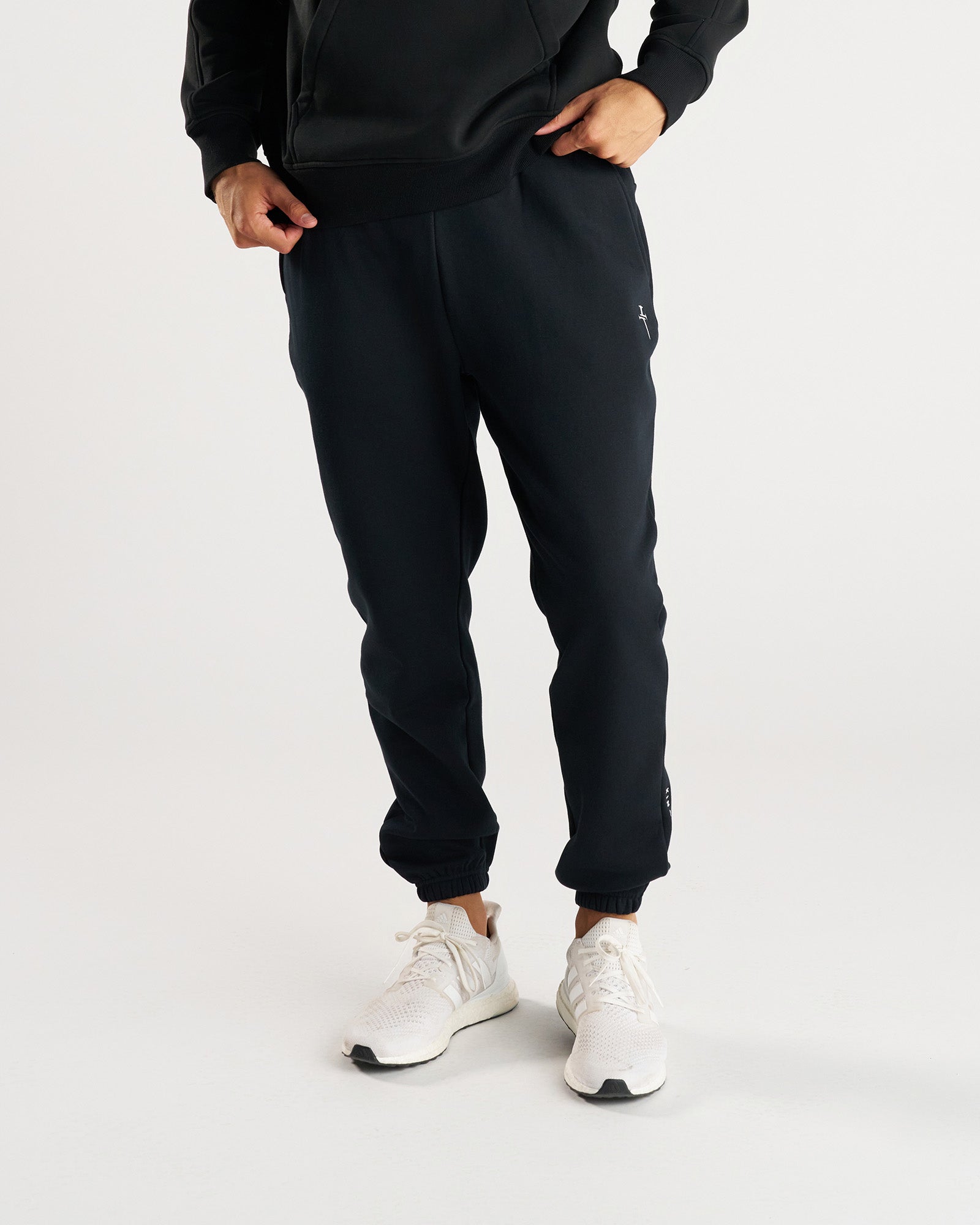 Signature Fleece Sweatpants - Black
