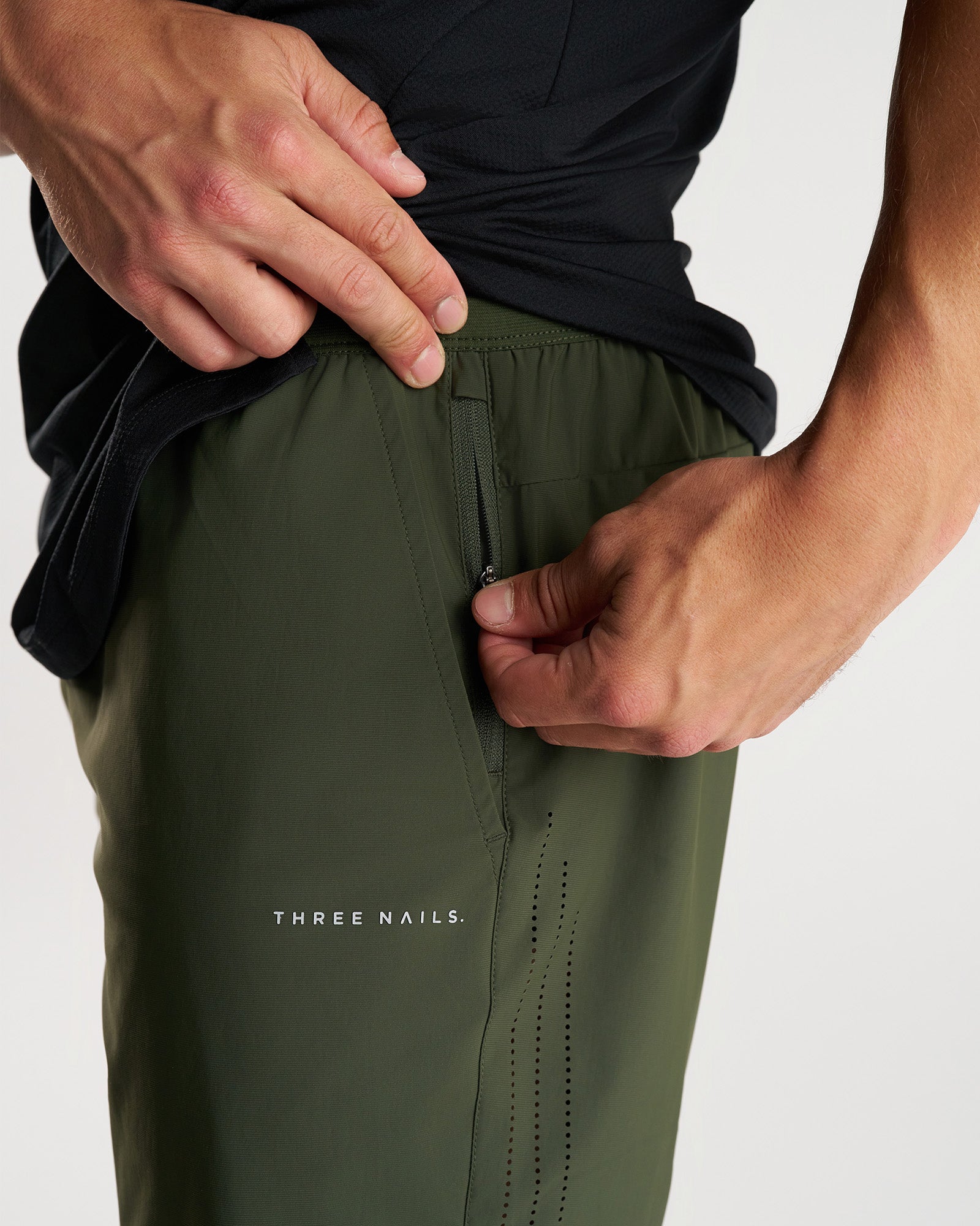 Vapor-Lite™ Hybrid Short - Dark Pine