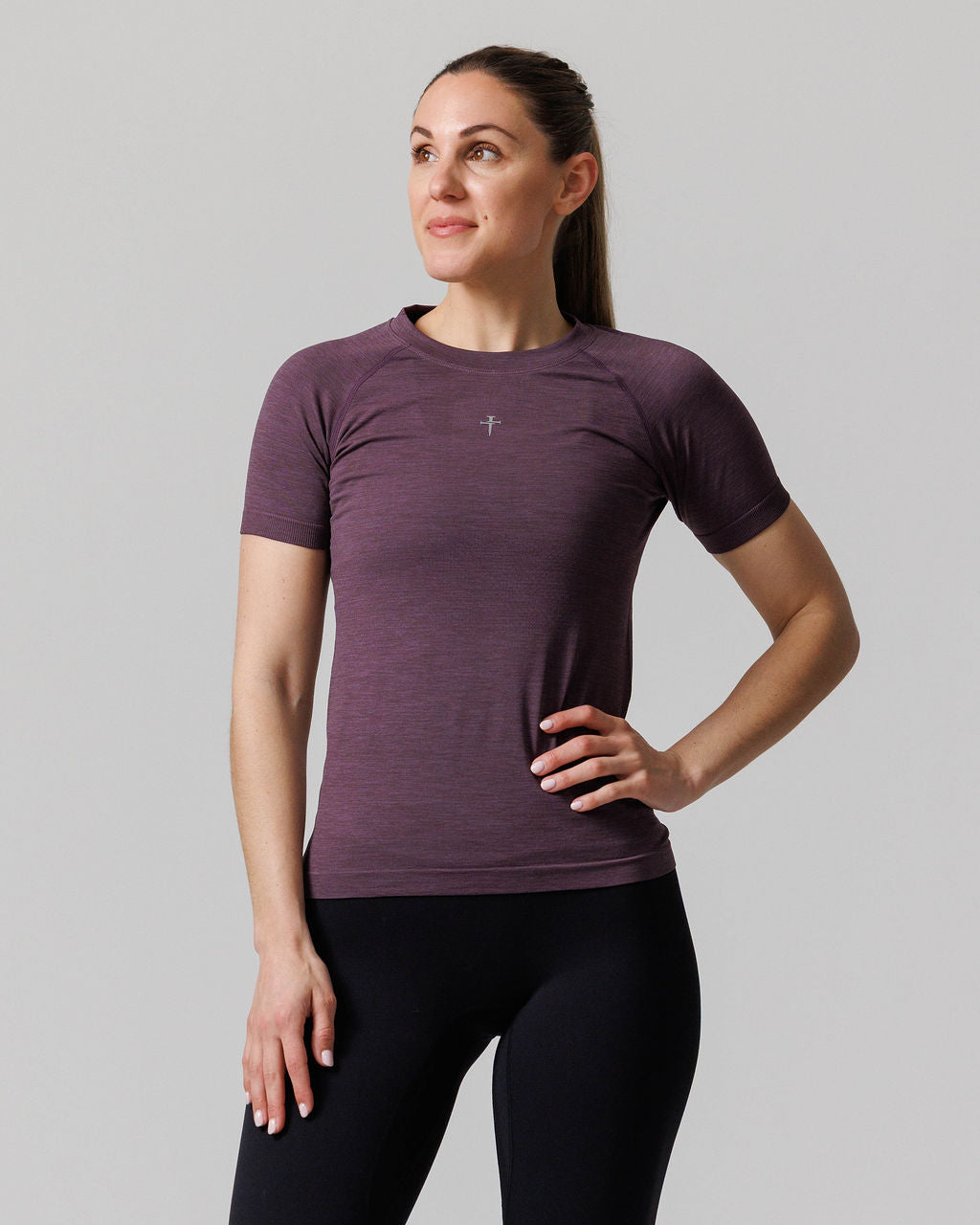Women's Seamless Tee "Cross" - Black Plum