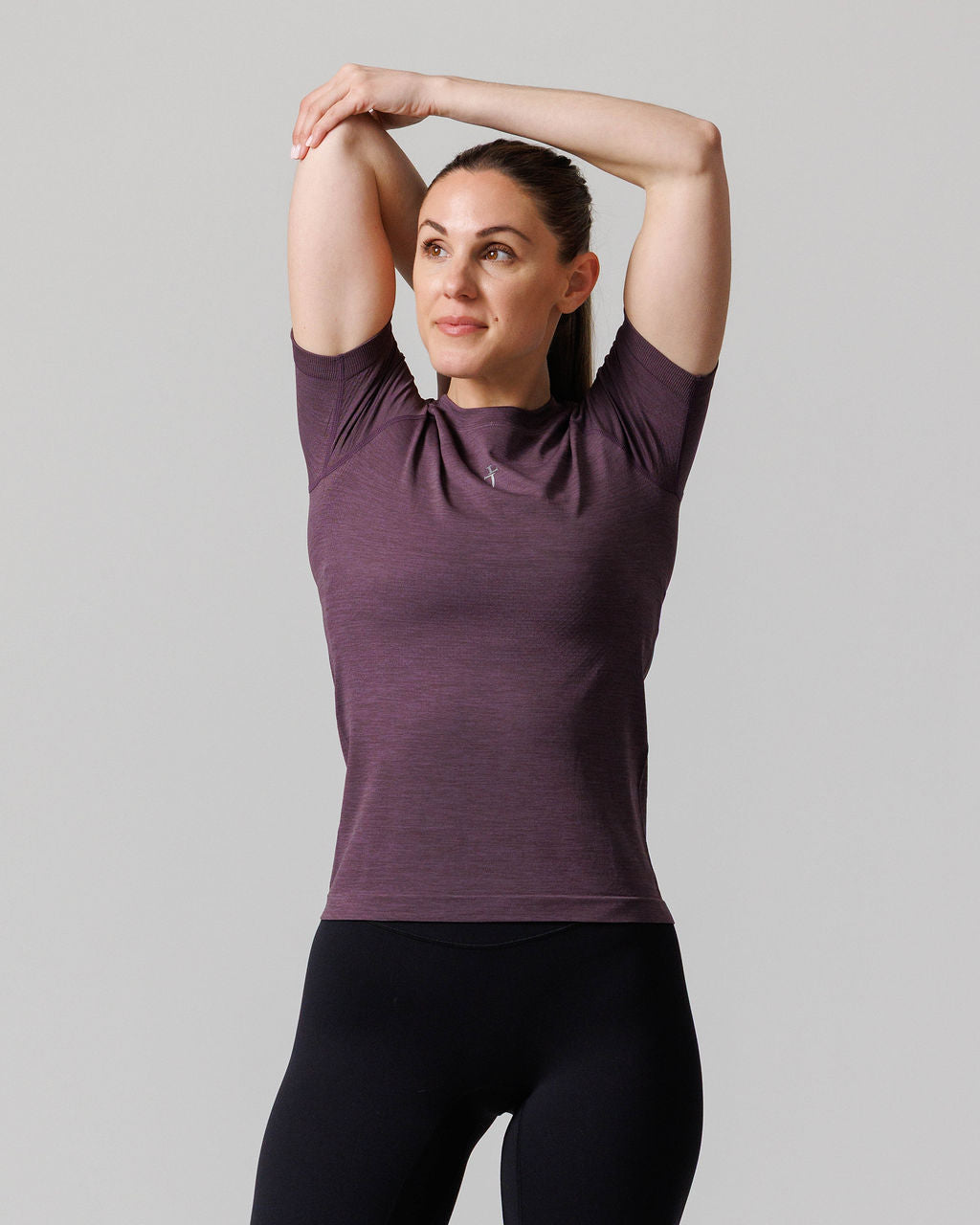 Women's Seamless Tee "Cross" - Black Plum