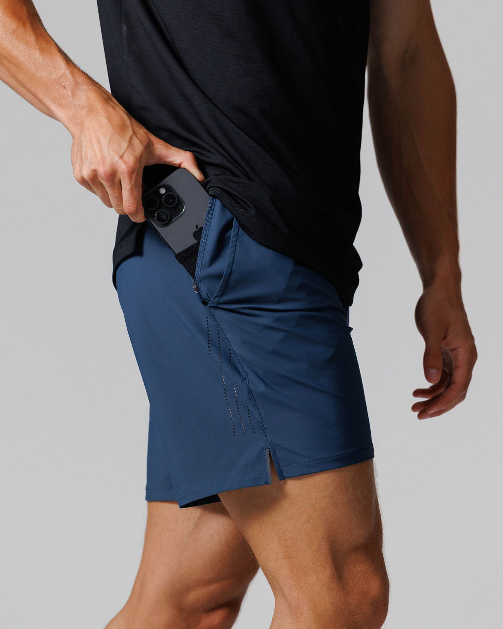 Vapor-Lite™ Hybrid Short - Midnight Navy