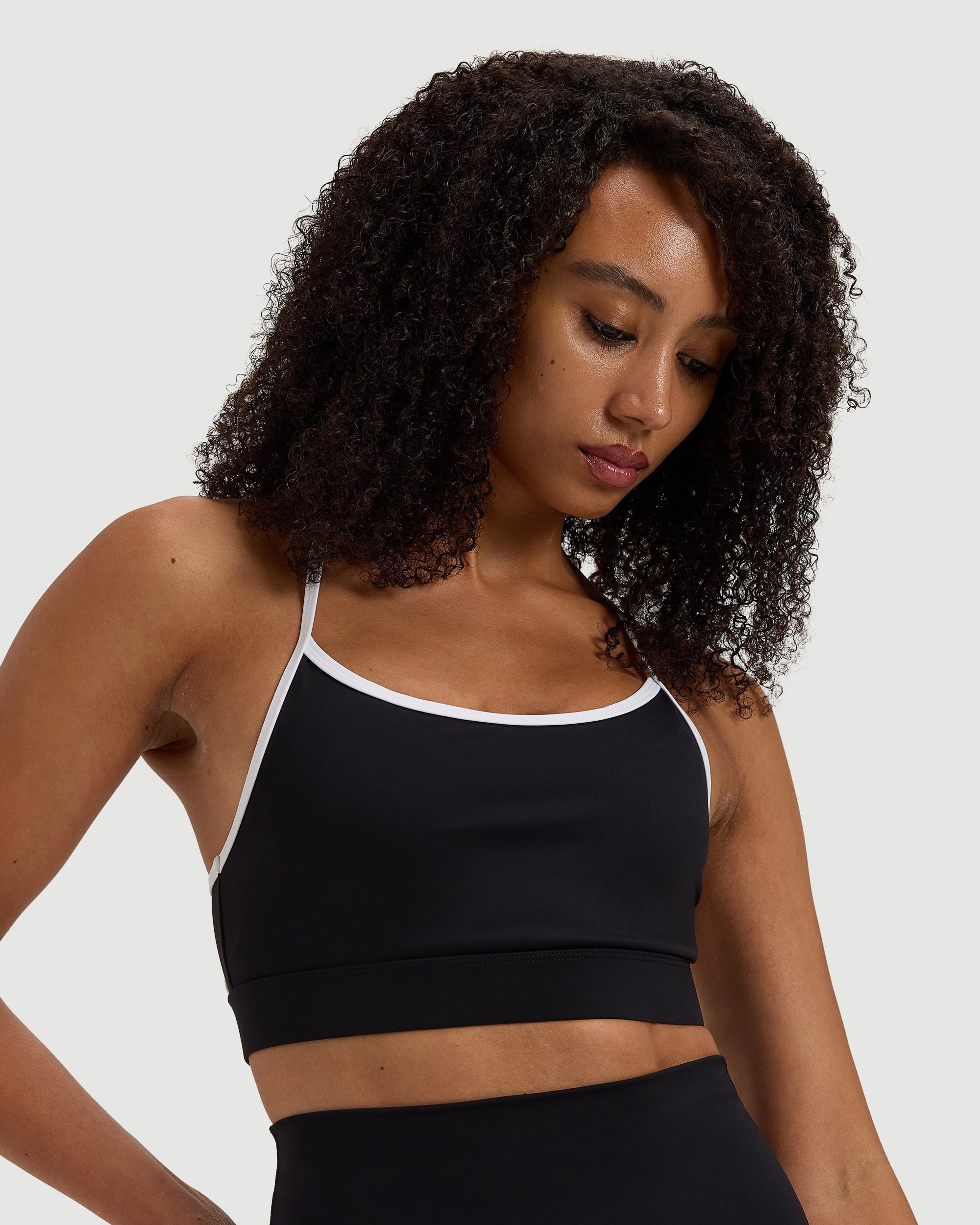 Endura-Train™ Contrast Sports Bra - Black
