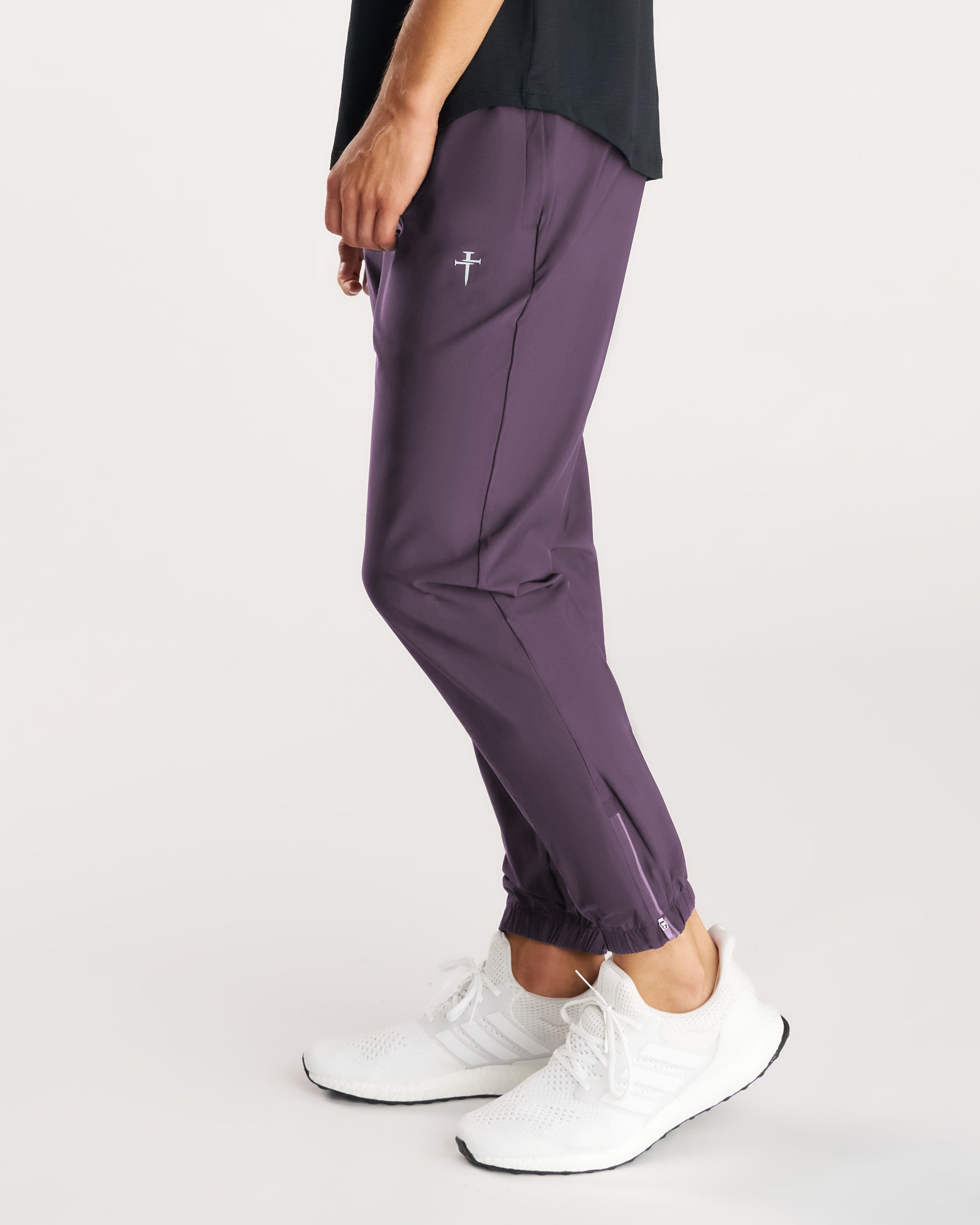 Vapor-Lite™ Jogger - Black Plum
