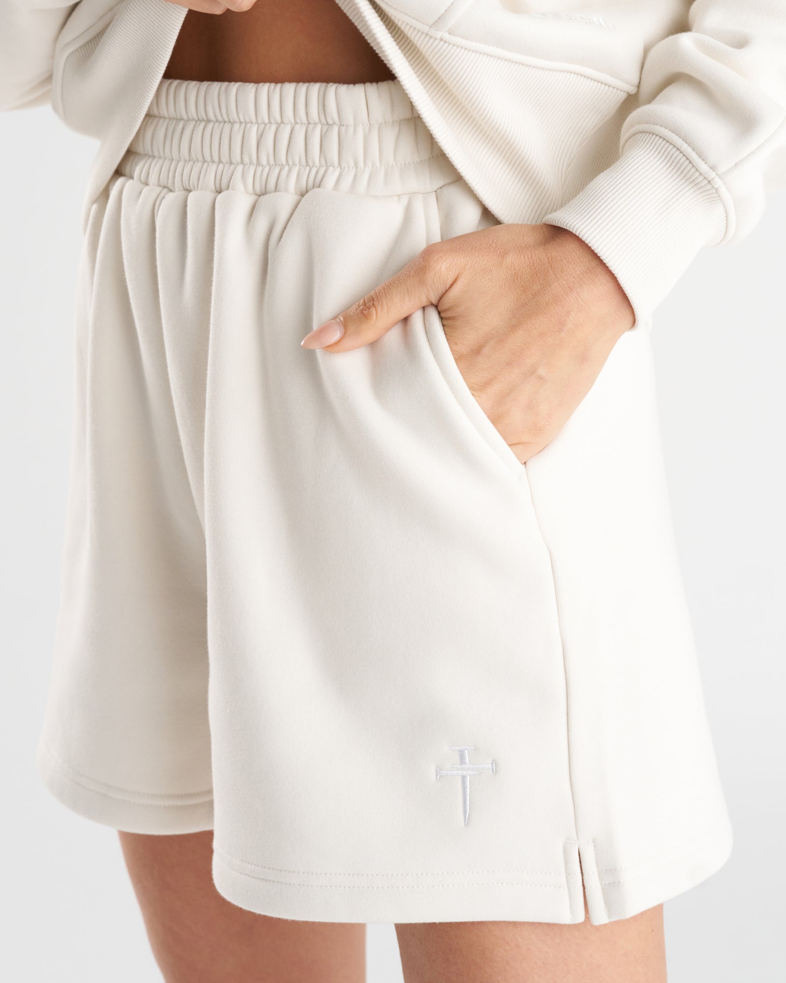 Women's Signature Fleece Sweatshorts - Cream