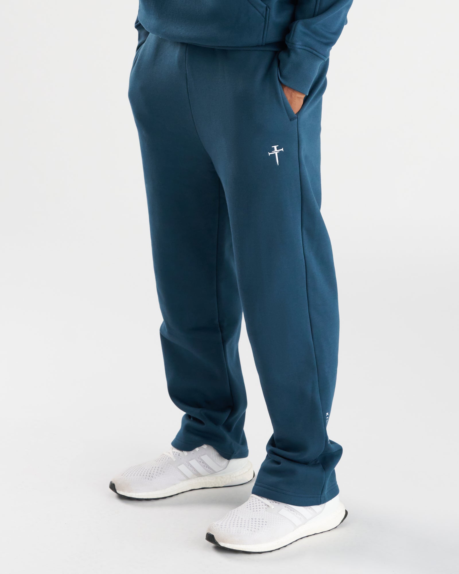 Signature Fleece Straight Leg Sweats - Midnight Navy