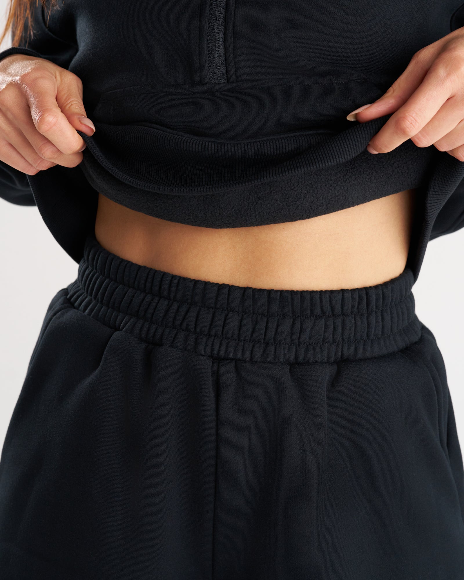 Women's Signature Fleece Sweatshorts - Black