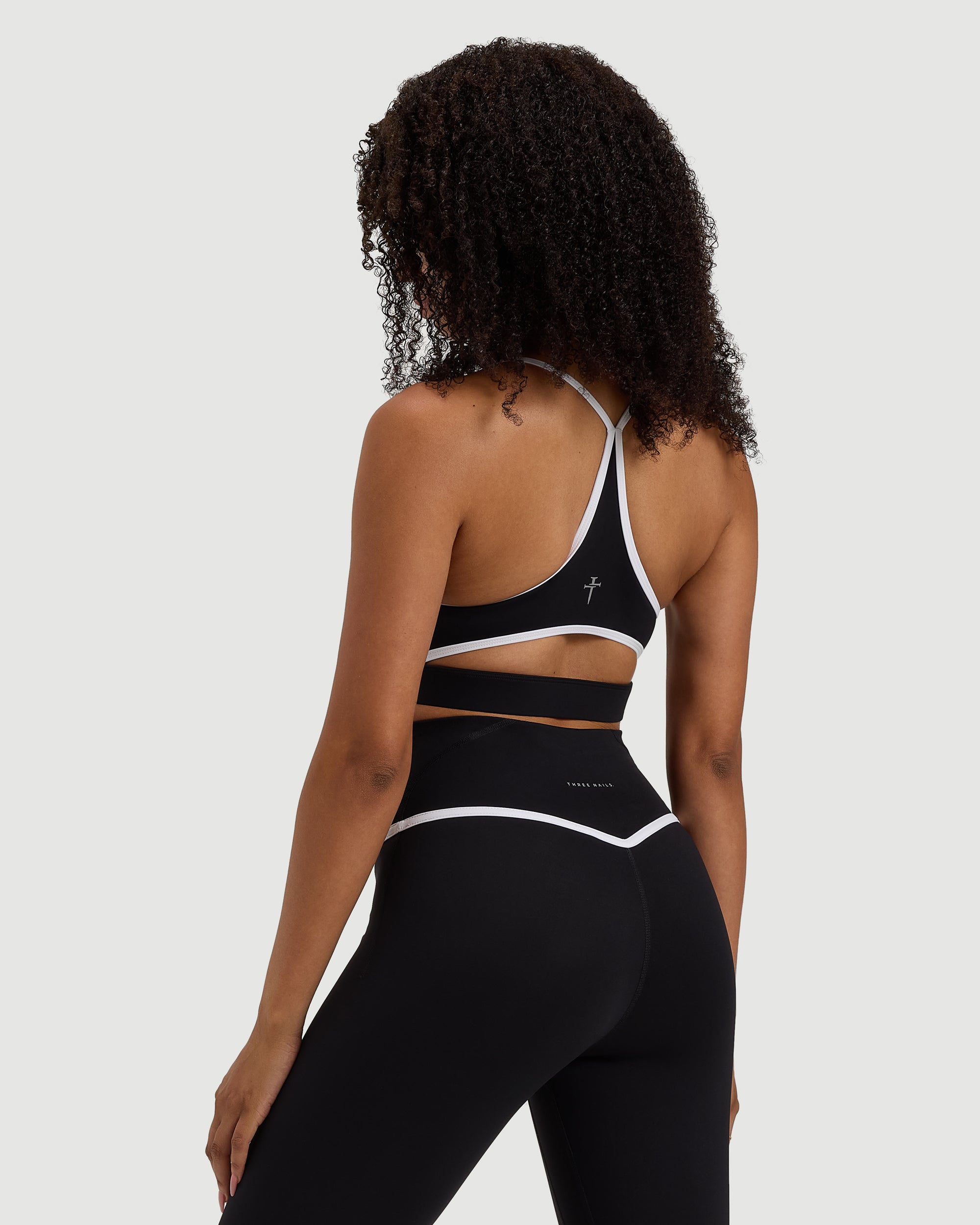 Endura-Train™ Contrast Sports Bra - Black