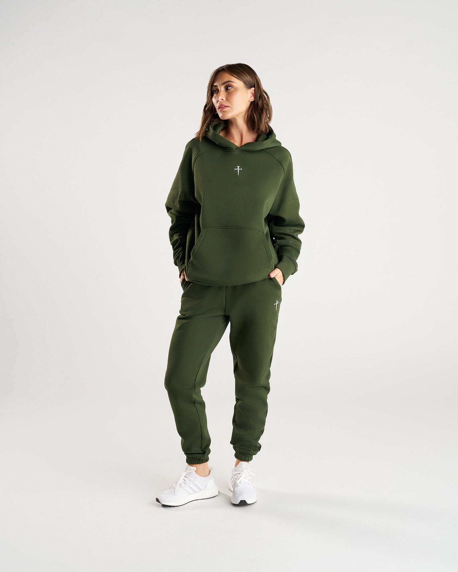 トップス FLEECE POCKET SIGNATURE PRINT HOODIE Signature Fleece Hoodie - Dark Pine