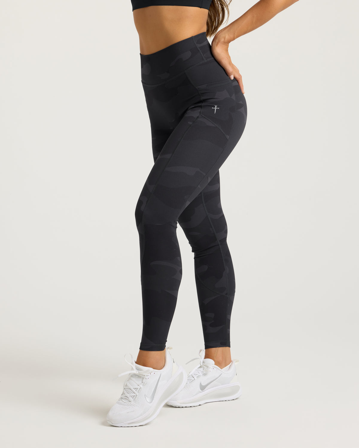 Nova Pocket Legging 27" - Black Camo