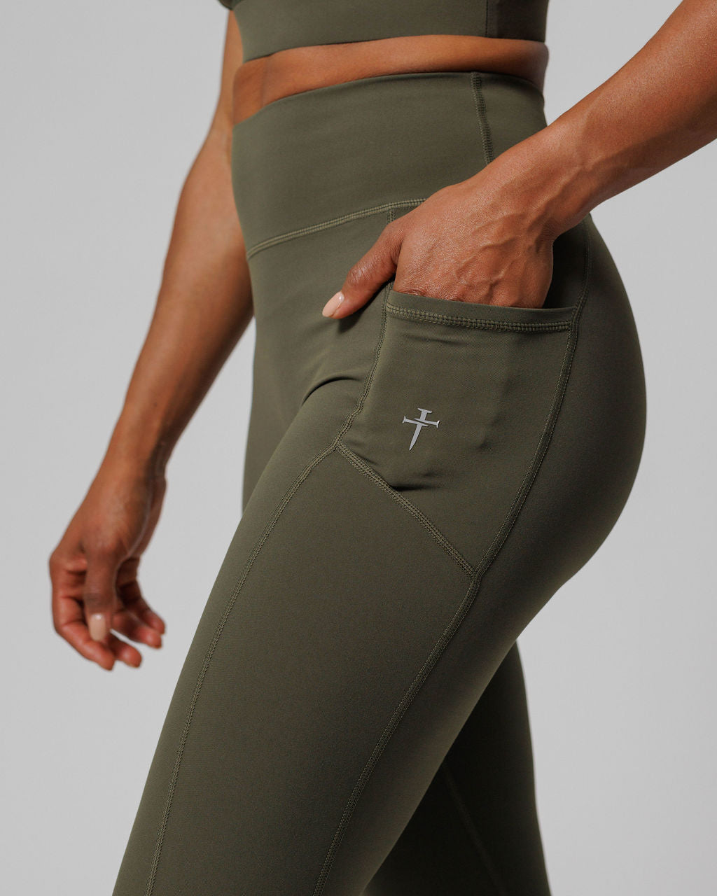 Nova Pocket Leggings - Dark Pine