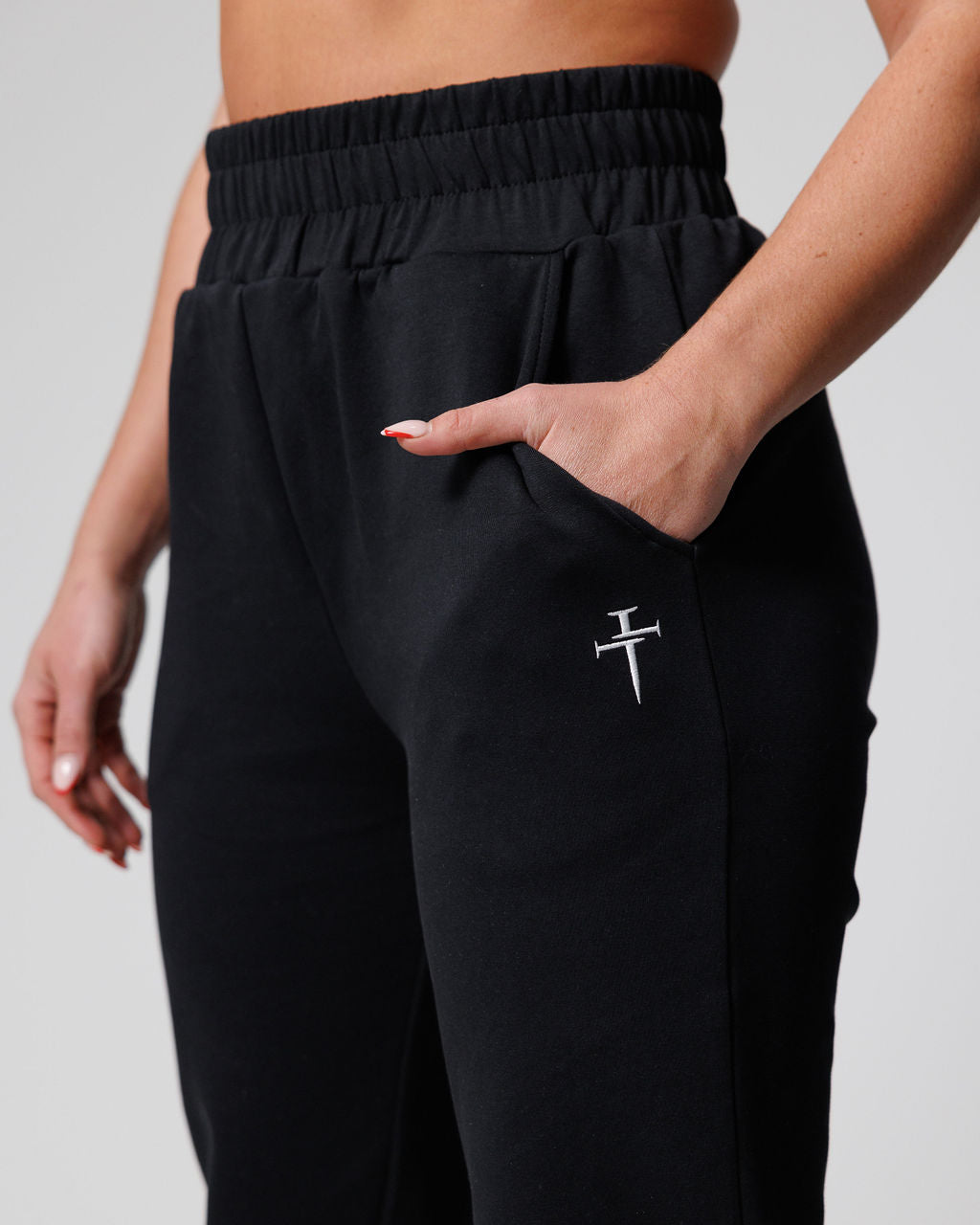 Women's Essential Jogger - Black