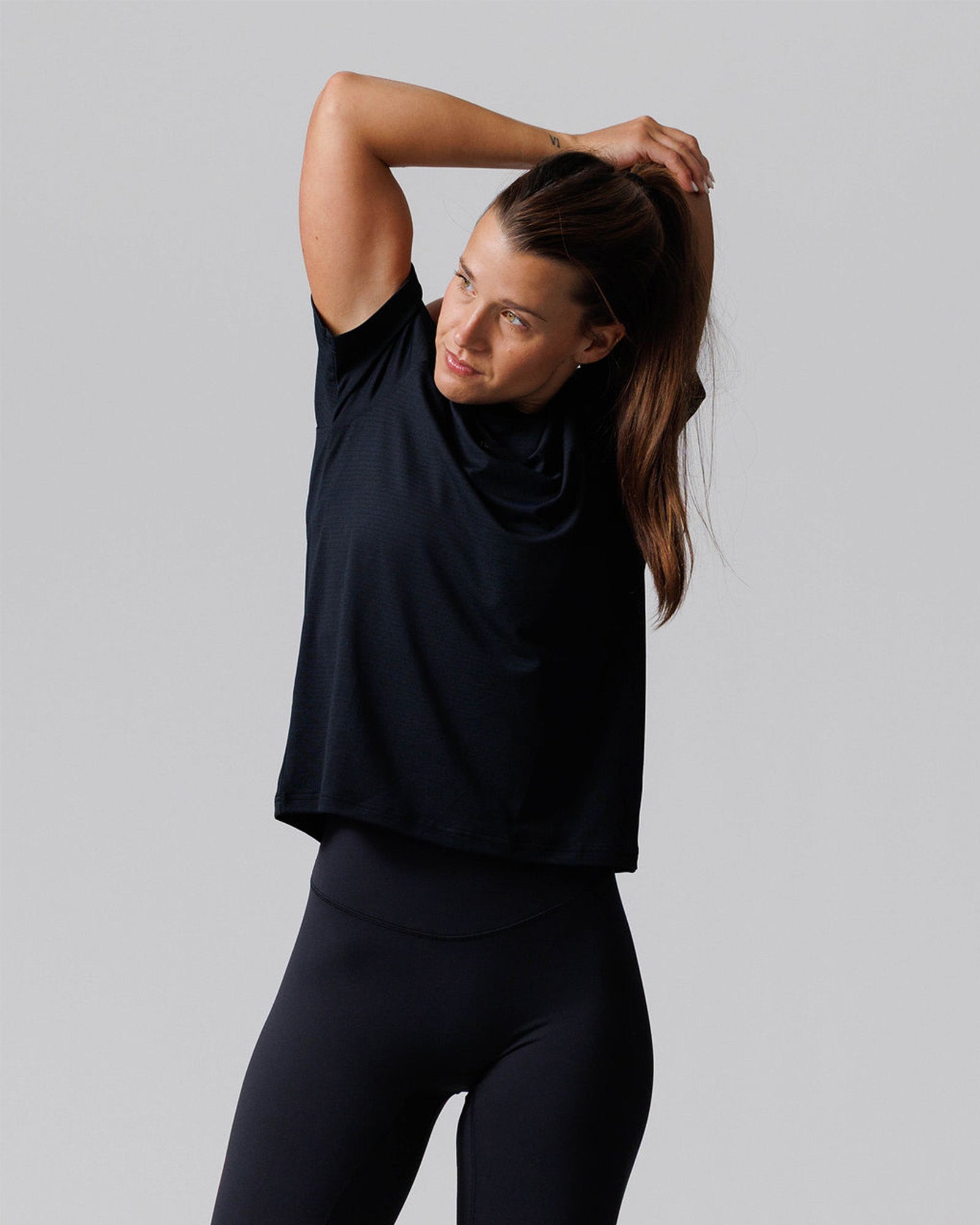 Women's Aion-Lite™ Tee "Cross" - Black