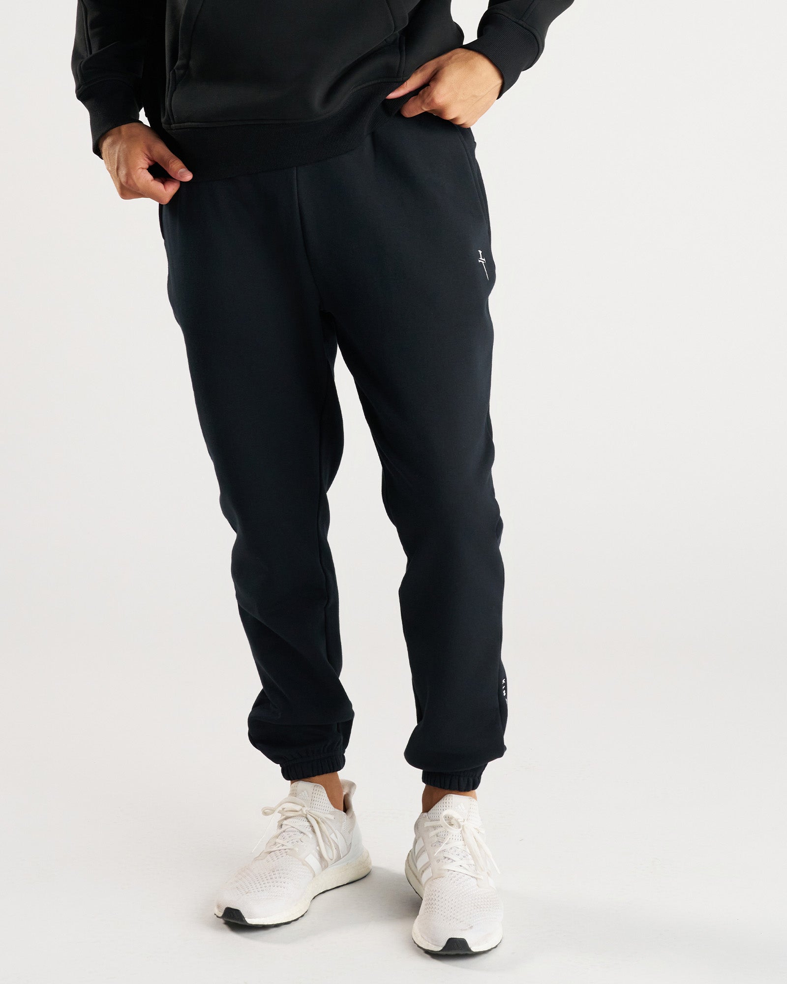 Signature Fleece Sweatpants - Black