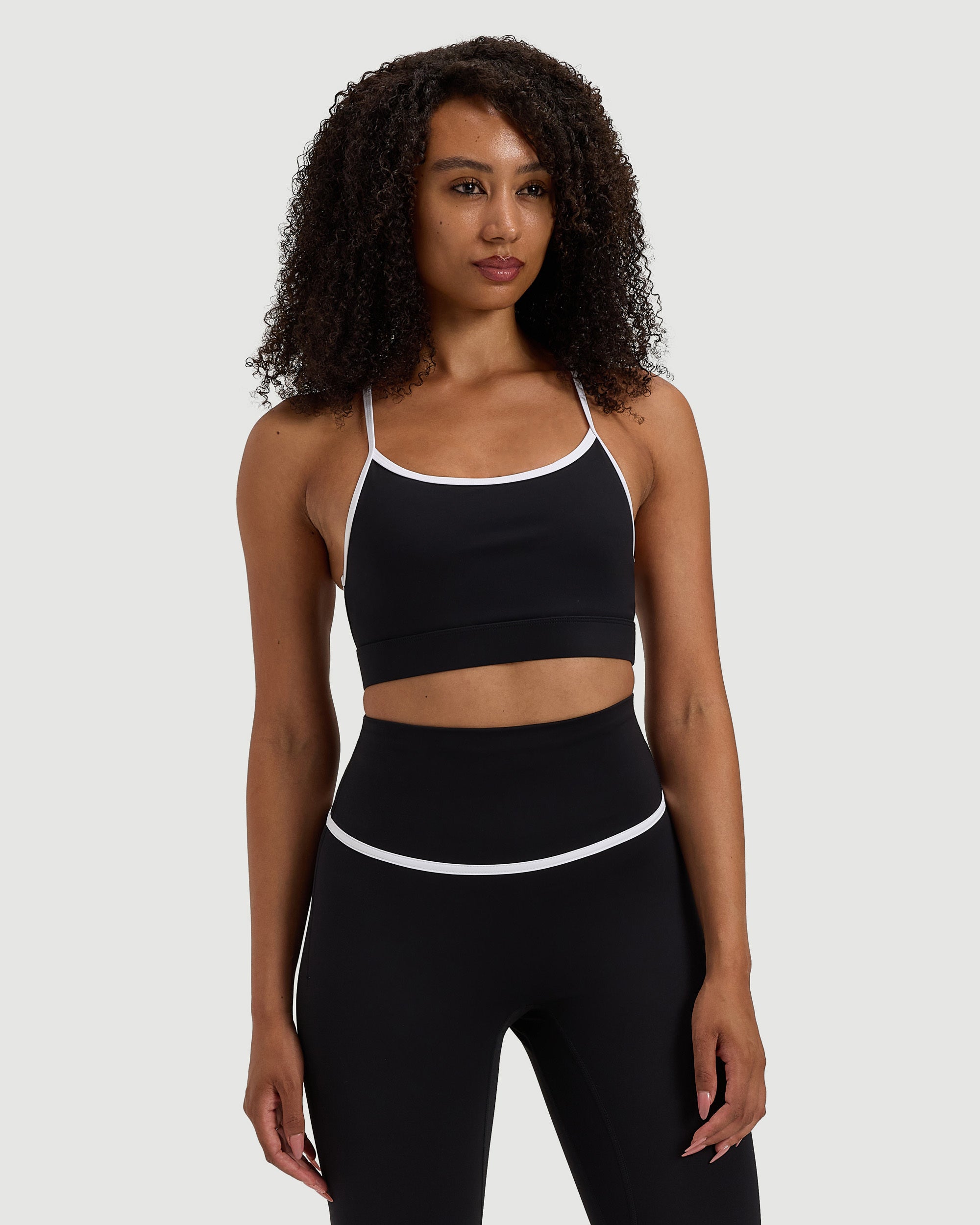 Endura-Train™ Contrast Sports Bra - Black